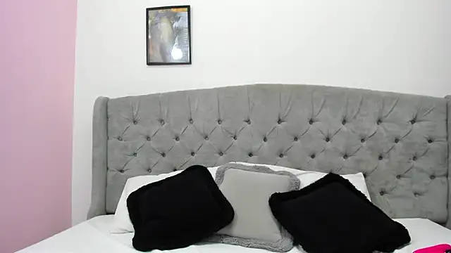 Snapshot of Valesskahall chatting on 12.04.24 Valesskahall online show from 12.04.24