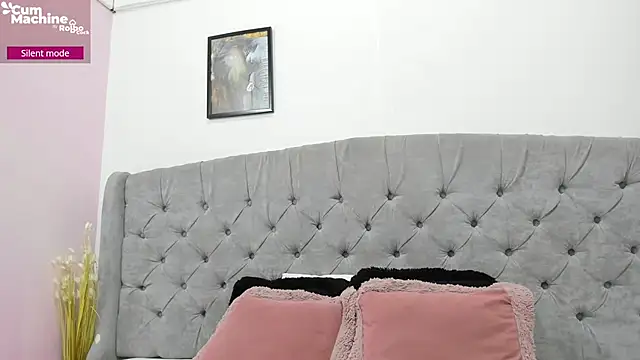 Snapshot of Valesskahall chatting on 09.25.25 Valesskahall online show from 09.25.25