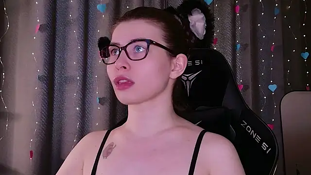 callmetori online show from 04.21.26