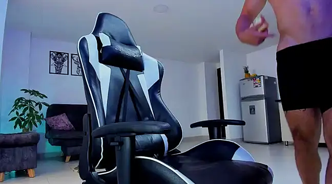 Snapshot of alexander_collin02 chatting on 12.04.24 alexander collin02 online show from 12.04.24