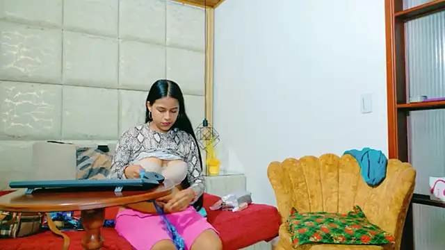 Snapshot of FerANDviki chatting on 10.06.25 FerANDviki online show from 10.06.25