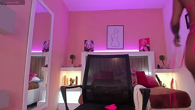 Renata Foxx2 online show from 01.31.25