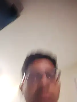 Snapshot of FitGeorge chatting on 11.08.25 FitGeorge online show from 11.08.25