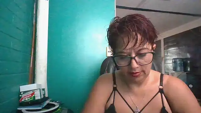 Snapshot of TRISH_MILF chatting on 12.15.24 TRISH MILF online show from 12.15.24