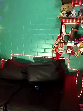 Snapshot of TRISH_MILF chatting on 12.18.24 TRISH MILF online show from 12.18.24