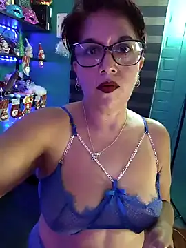 Snapshot of TRISH_MILF chatting on 12.20.24 TRISH MILF online show from 12.20.24