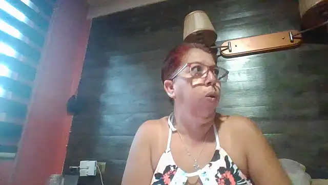 Snapshot of TRISH_MILF chatting on 03.01.25 TRISH MILF online show from 03.01.25