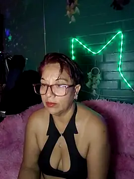 Snapshot of TRISH_MILF chatting on 03.20.25 TRISH MILF online show from 03.20.25