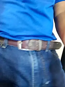 Snapshot of friendsloversex chatting on 10.01.25 friendsloversex online show from 10.01.25