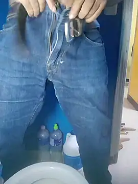 Snapshot of friendsloversex chatting on 10.21.25 friendsloversex online show from 10.21.25