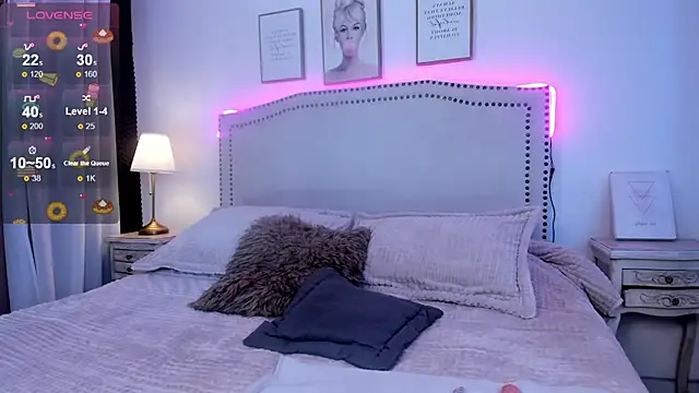 Emilly Rivera online show from 12.31.24