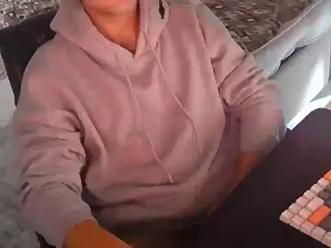 Snapshot of collageMan chatting on 10.08.25 collageMan online show from 10.08.25