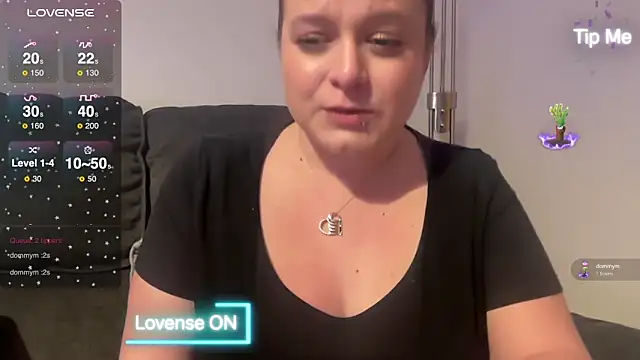 NaughtyWifeUK online show from 12.31.24