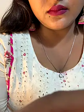 Snapshot of Ayesha_mahi chatting on 10.05.25 Ayesha mahi online show from 10.05.25