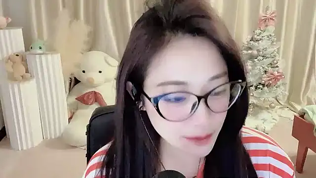 Daisy-77 online show from 12.19.24