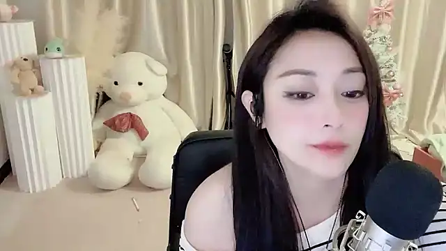 Daisy-77 online show from 12.19.24