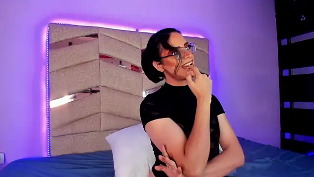 Snapshot of Eterea_blow chatting on 01.28.25 Eterea blow online show from 01.28.25