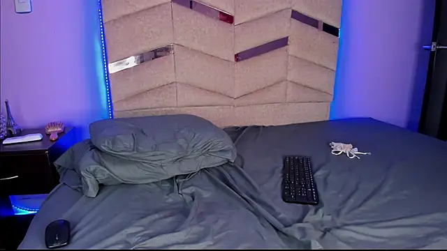 Snapshot of Eterea_blow chatting on 03.18.25 Eterea blow online show from 03.18.25