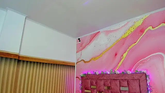 Daisy  rose online show from 12.17.25