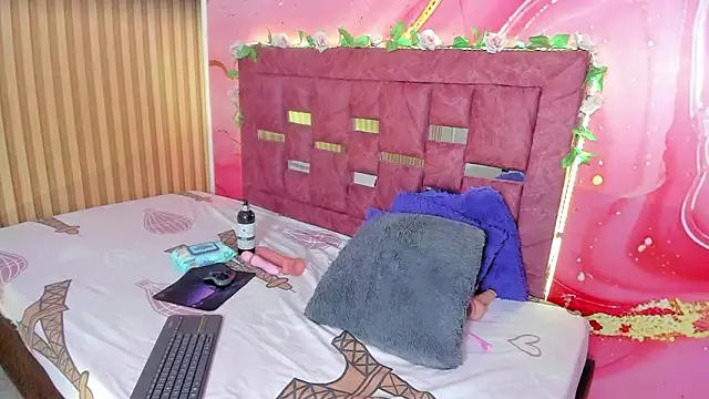 Snapshot of Daisy__rose chatting on 02.17.26 Daisy rose online show from 02.17.26