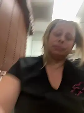 Snapshot of Hotslut187 chatting on 01.17.26 Hotslut187 online show from 01.17.26