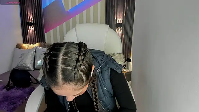 emily layton online show from 02.06.25