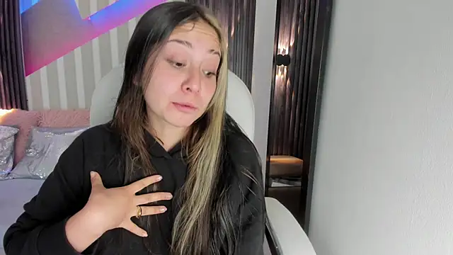 emily layton online show from 10.18.25