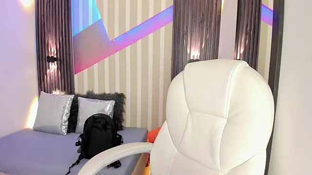 emily layton online show from 11.13.25