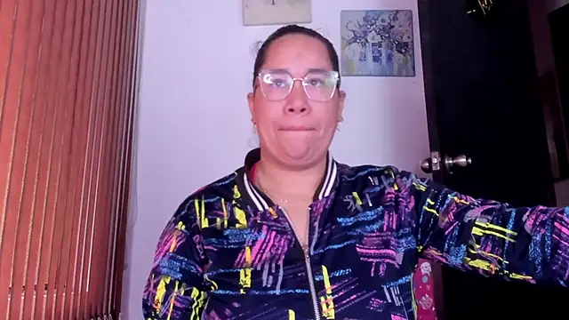 Snapshot of alondrabigtits chatting on 02.18.26 alondrabigtits online show from 02.18.26