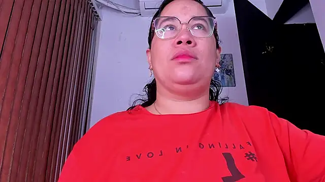 Snapshot of alondrabigtits chatting on 02.22.26 alondrabigtits online show from 02.22.26