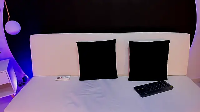 Ada Monroe10 online show from 02.13.26