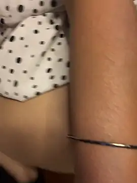 Snapshot of couple_redbeach chatting on 01.13.26 couple redbeach online show from 01.13.26