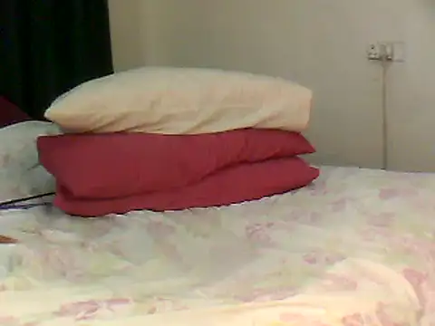 Snapshot of dirasweetlipsxx chatting on 02.15.25 dirasweetlipsxx online show from 02.15.25