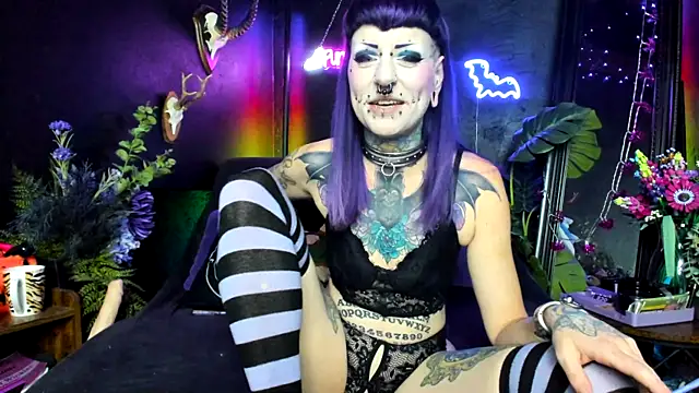 Snapshot of Purple_Coffin666 chatting on 09.10.25 Purple Coffin666 online show from 09.10.25