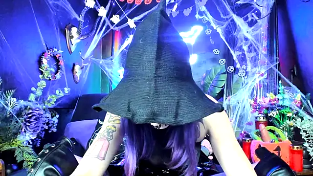 Snapshot of Purple_Coffin666 chatting on 10.01.25 Purple Coffin666 online show from 10.01.25