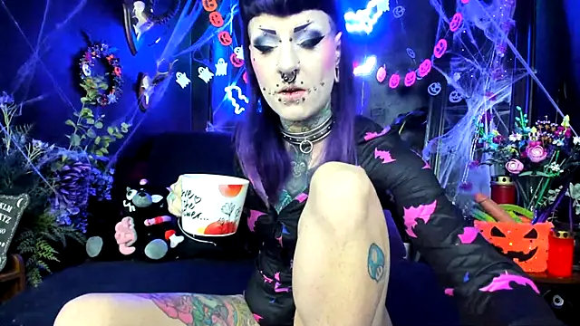 Snapshot of Purple_Coffin666 chatting on 10.11.25 Purple Coffin666 online show from 10.11.25