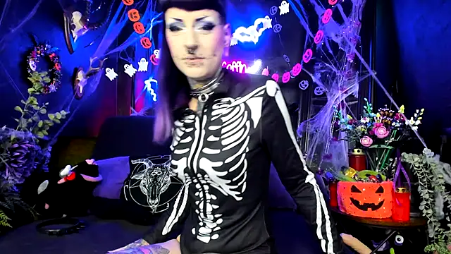 Snapshot of Purple_Coffin666 chatting on 10.15.25 Purple Coffin666 online show from 10.15.25