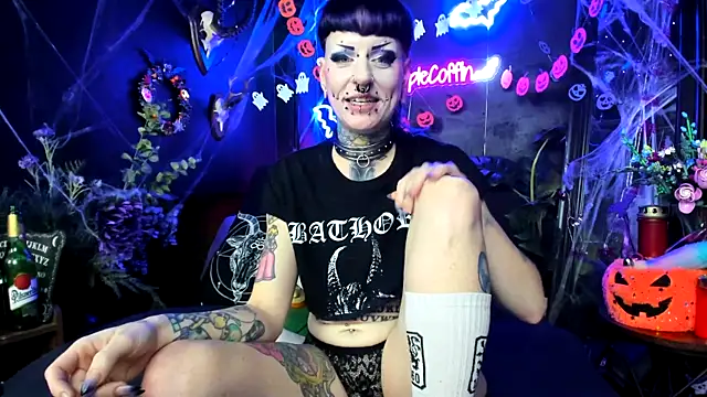 Snapshot of Purple_Coffin666 chatting on 11.03.25 Purple Coffin666 online show from 11.03.25