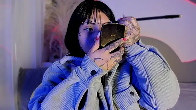 Snapshot of Evangeline_bell chatting on 09.23.25 Evangeline bell online show from 09.23.25