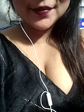Jeenat  online show from 12.25.24