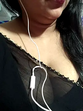 Jeenat  online show from 12.26.24