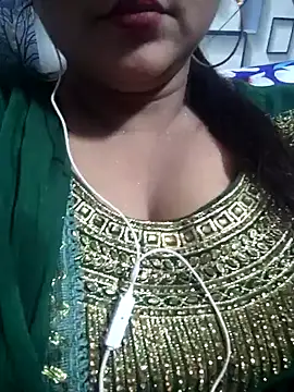 Jeenat  online show from 12.27.24