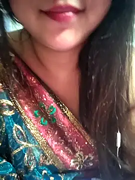 Jeenat  online show from 01.07.25