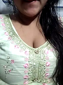 Jeenat  online show from 01.16.25