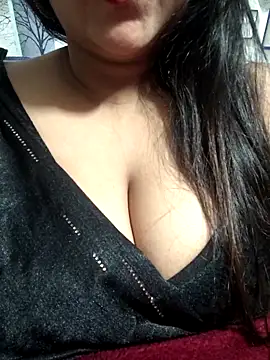 Jeenat  online show from 01.20.25