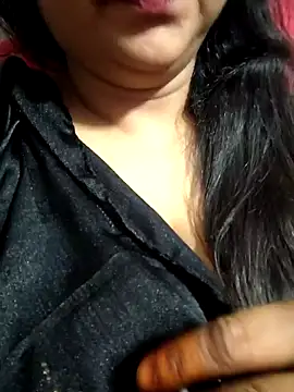 Jeenat  online show from 02.04.25