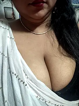 Jeenat  online show from 02.05.25