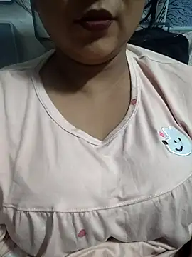 Jeenat  online show from 02.26.25