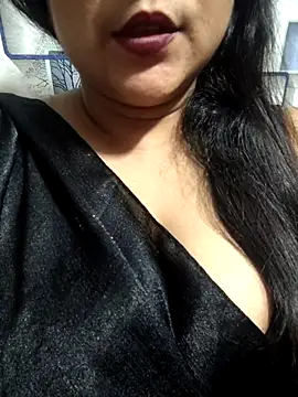 Jeenat  online show from 02.28.25