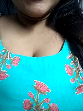 Jeenat  online show from 03.07.25
